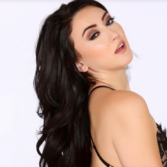 Mandy Muse Stars in Naughty America’s ‘Porn Star Experience’ VR Scene